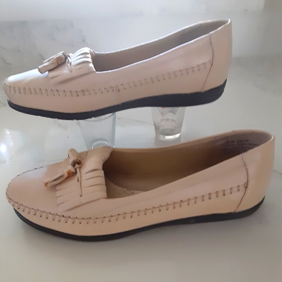 🆕️ Dr Scholl's Cream Size 7 1/2 Loafers Shoes - Picture 11 of 16